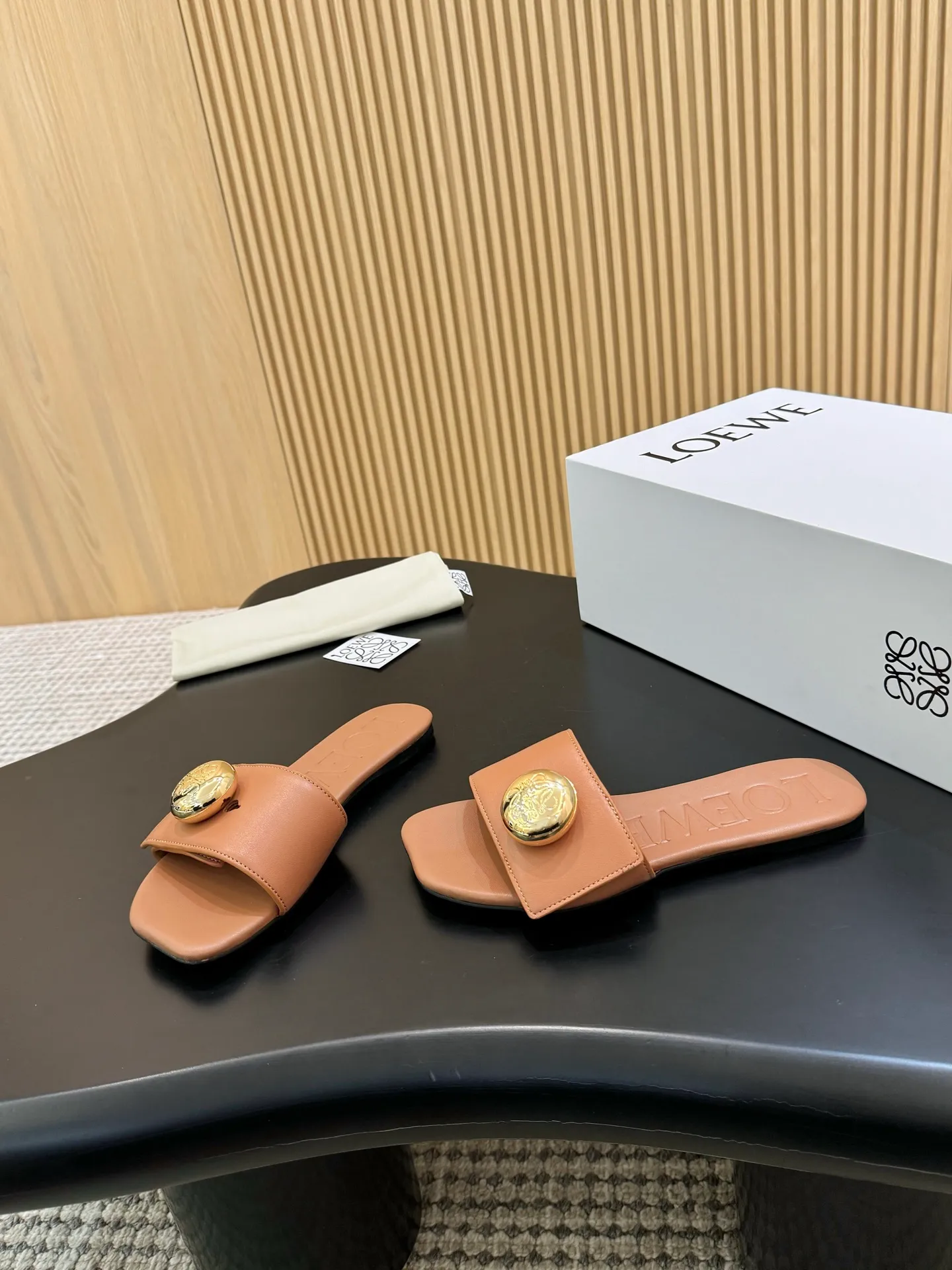 👟👟Ex-factory price 340👟👟 Clamshell box + 10 LOEWE 25th spring and summer new styles, seven colors to choose from. Code number 35-43, genuine leather base plus 40